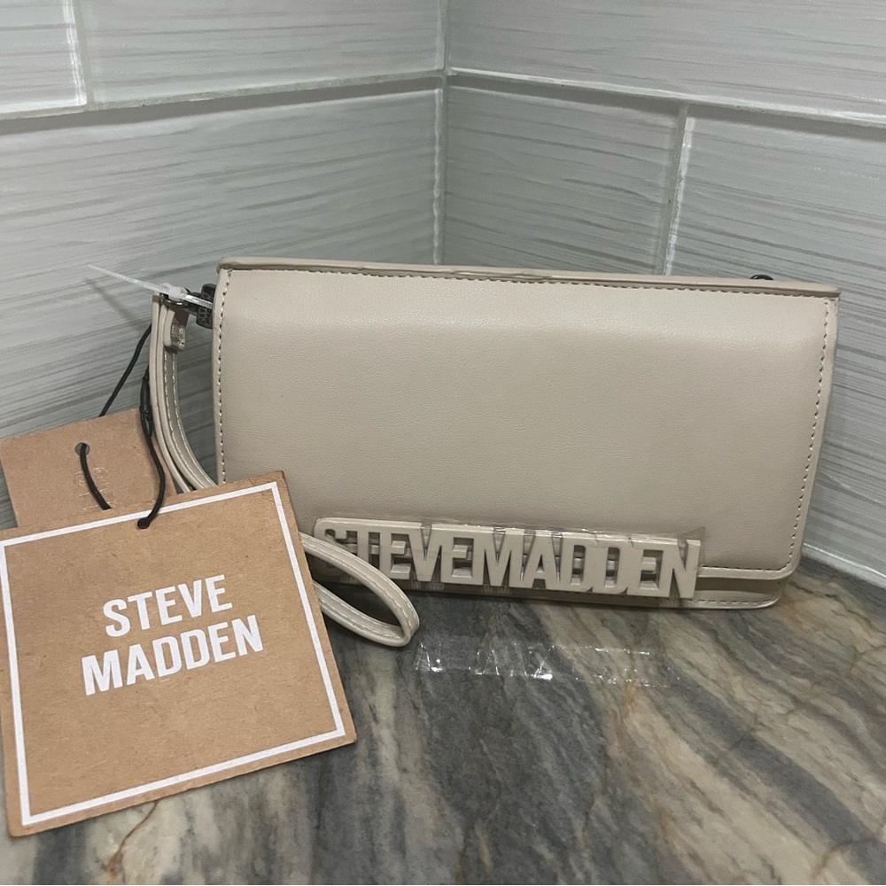 Steve Madden BCABBYY Flap Wallet Wristlet Light Beige Cream NWT